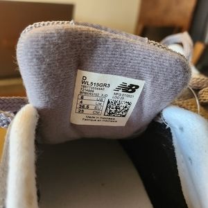 Tennis Shoes...New Balance ...6 ...Grey